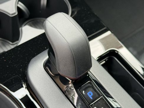 New 2026 Toyota Prius Plug-In Hybrid FWD image 19
