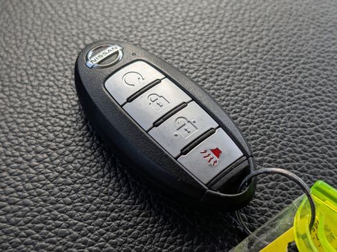 Used 2019 Nissan Titan SL w/ Texas Titan Edition image 37