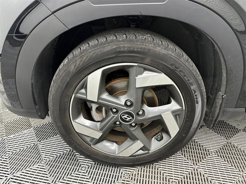 Used 2023 Hyundai Venue SEL image 11