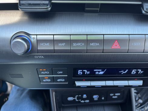 Used 2025 Hyundai Kona Limited AWD/4WD image 26