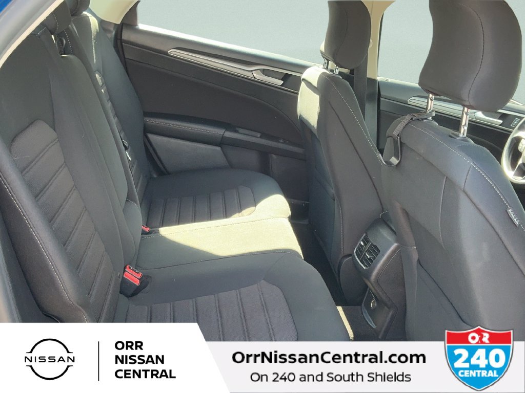 Used 2019 Ford Fusion SE FWD image 12