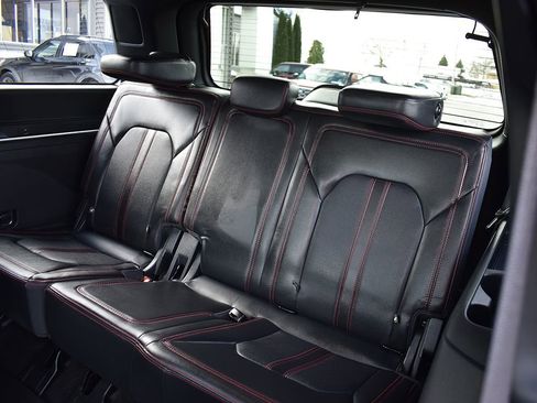 Used 2023 Ford Expedition Limited image 7