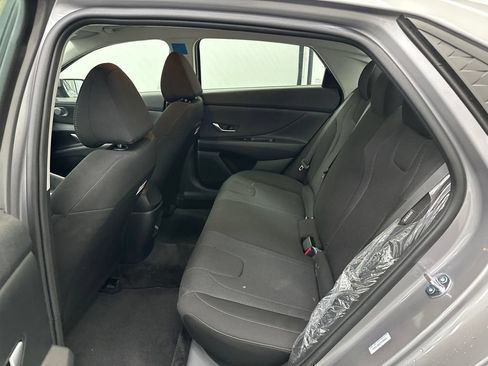 Used 2026 Hyundai Elantra SE w/ Cargo Package FWD image 19