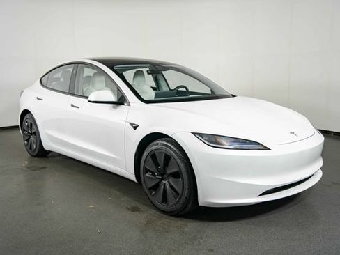 Used 2025 Tesla Model 3 RWD image 1