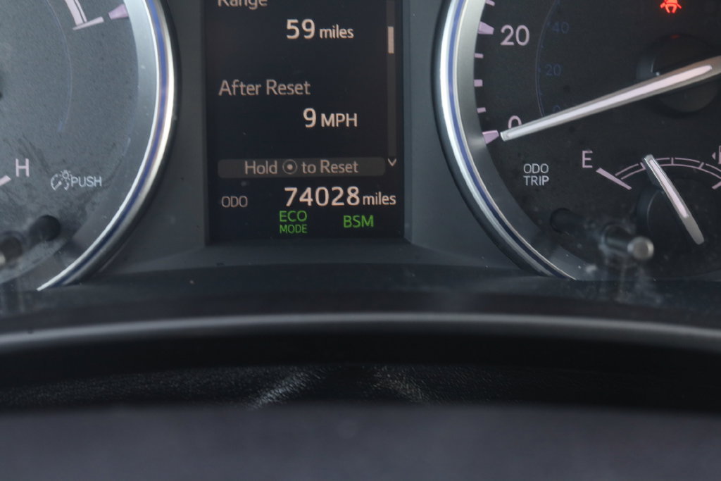 Used 2017 Toyota Highlander Limited AWD/4WD image 11