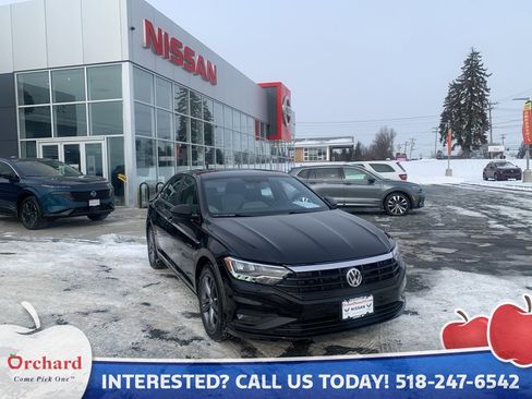 Used 2020 Volkswagen Jetta R-Line w/ R-Line Cold Weather Package image 1