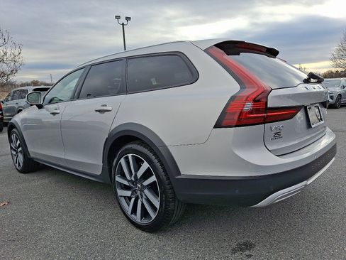 Used 2024 Volvo V90 B6 Cross Country Ultimate image 4