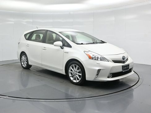 Used 2014 Toyota Prius V Five image 54