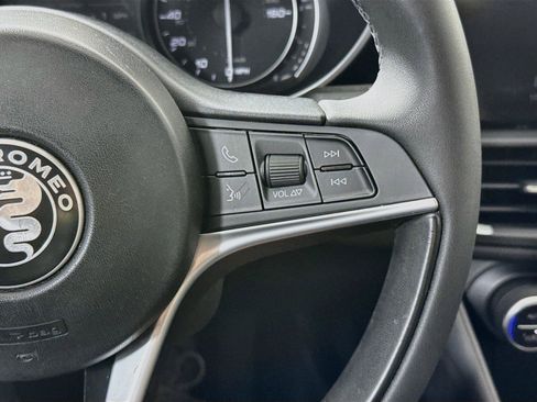 Used 2019 Alfa Romeo Giulia w/ Nero Edizione RWD image 16