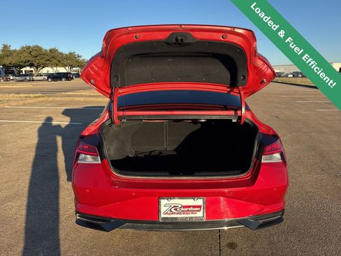 Used 2022 Hyundai Elantra Limited image 7