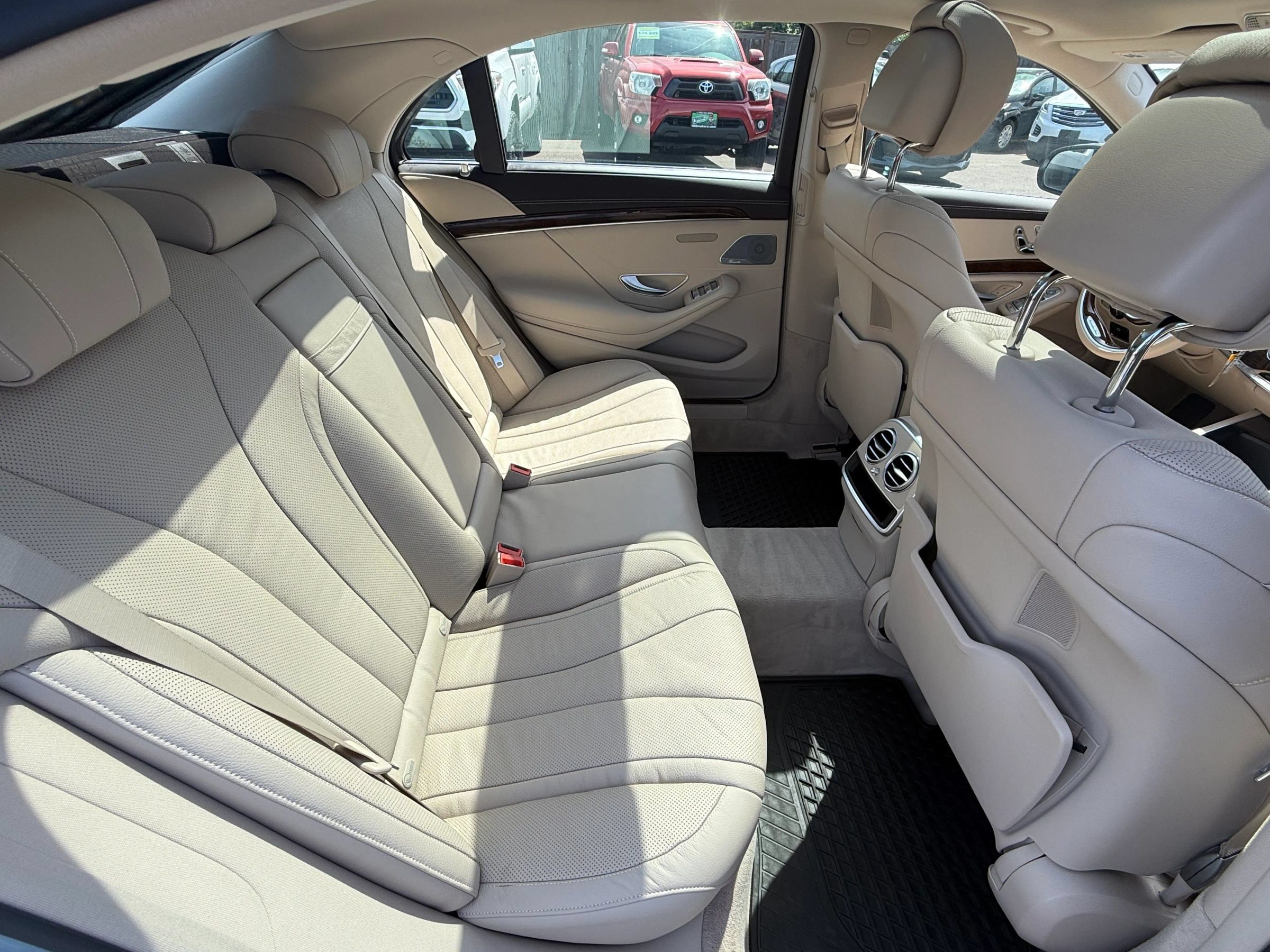 Used 2015 Mercedes-Benz S 550 4MATIC Sedan image 39