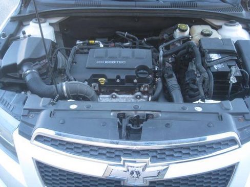 Used 2014 Chevrolet Cruze LT FWD image 32