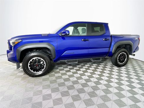 Used 2025 Toyota Tacoma TRD Off-Road image 4