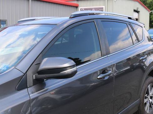 Used 2018 Toyota RAV4 XLE FWD image 4
