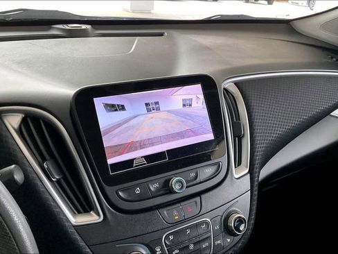 Used 2024 Chevrolet Malibu LT image 11