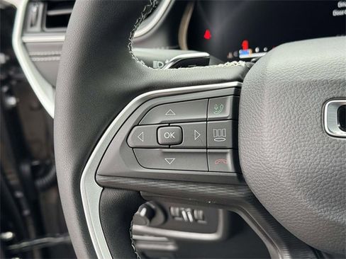 New 2025 Jeep Grand Cherokee L Laredo w/ Luxury Tech Group I image 11