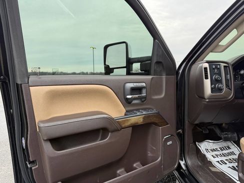 Used 2018 GMC Sierra 2500 Denali w/ Duramax Plus Package image 10