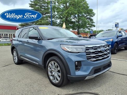 Used 2025 Ford Explorer Active w/ Active Comfort Package AWD/4WD image 4