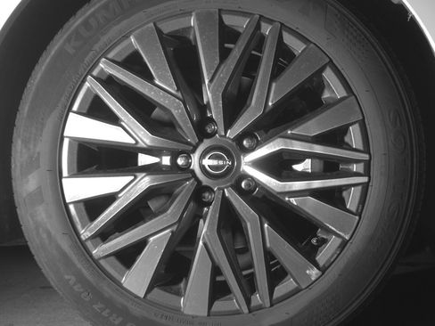 Used 2025 Nissan Altima 2.5 SV FWD image 13