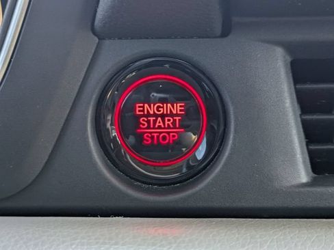 Used 2023 Honda Pilot Touring image 32