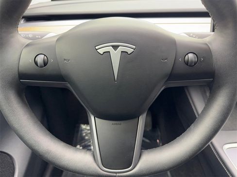 Used 2023 Tesla Model Y 2WD image 57