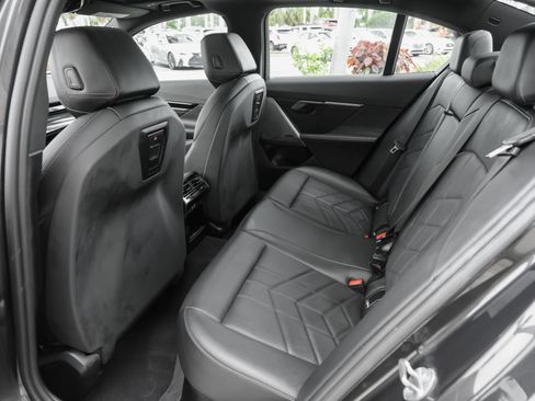 Used 2024 BMW 530i RWD image 35