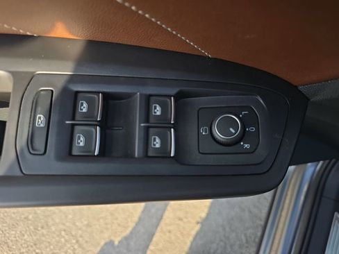 Used 2022 Volkswagen Atlas SEL Premium image 29