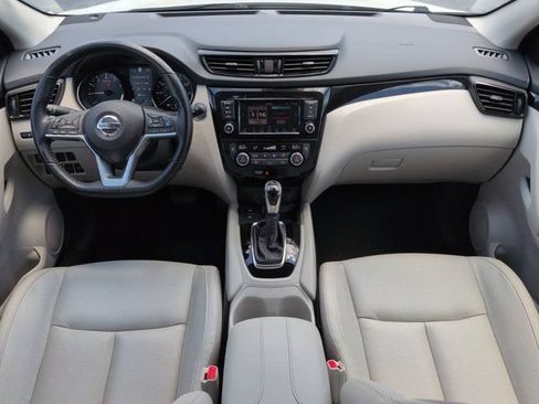 Used 2022 Nissan Rogue Sport SL FWD image 15