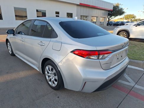 Used 2023 Toyota Corolla LE image 4