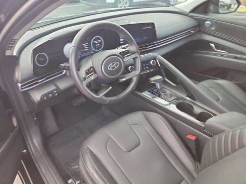 Used 2023 Hyundai Elantra Limited image 18