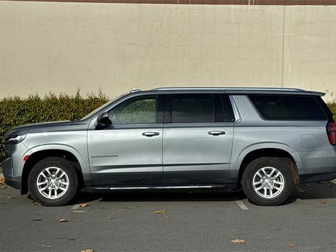 Used 2024 Chevrolet Suburban LT image 7