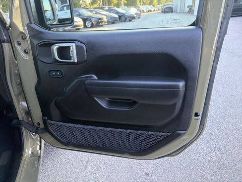 Used 2025 Jeep Wrangler Sport AWD/4WD image 13