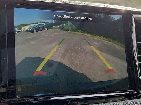 Used 2023 Chrysler Pacifica Limited FWD image 21