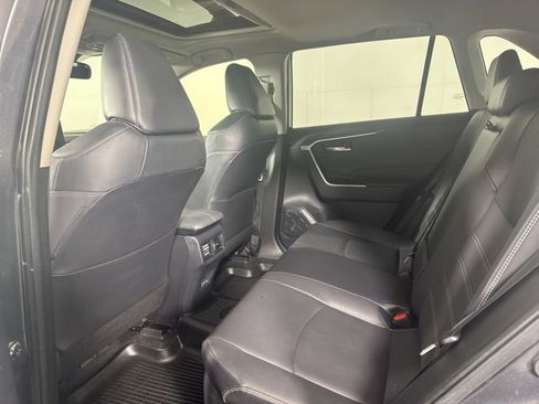 Used 2023 Toyota RAV4 XLE Premium image 12