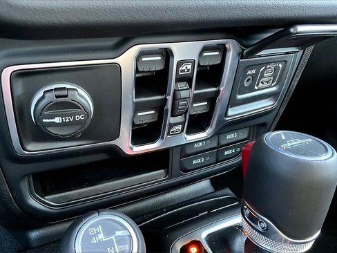 New 2025 Jeep Gladiator Sport w/ Premium Package image 27