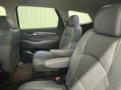 Used 2020 Buick Enclave Essence FWD image 11