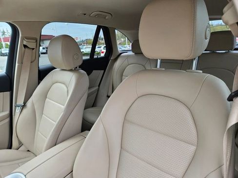 Used 2022 Mercedes-Benz GLC 300 4MATIC image 15
