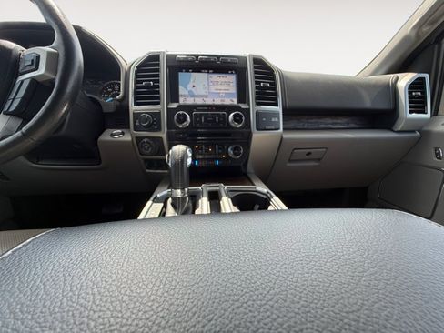 Used 2018 Ford F150 Lariat w/ Equipment Group 502A Luxury AWD/4WD image 15