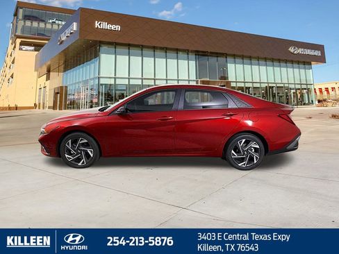 Used 2025 Hyundai Elantra Sport image 5