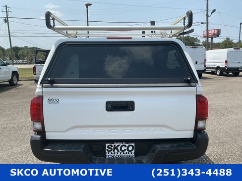 Used 2023 Toyota Tacoma SR RWD image 4