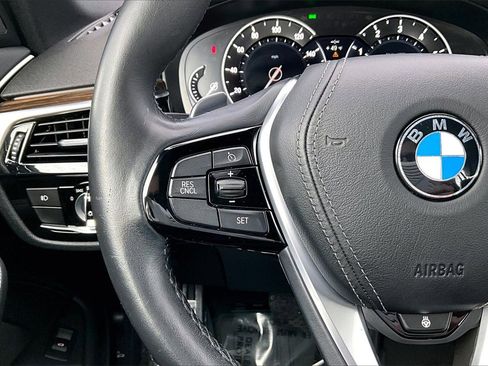 Used 2018 BMW 530i xDrive image 25