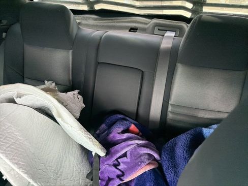 Used 2013 Dodge Challenger SXT image 8