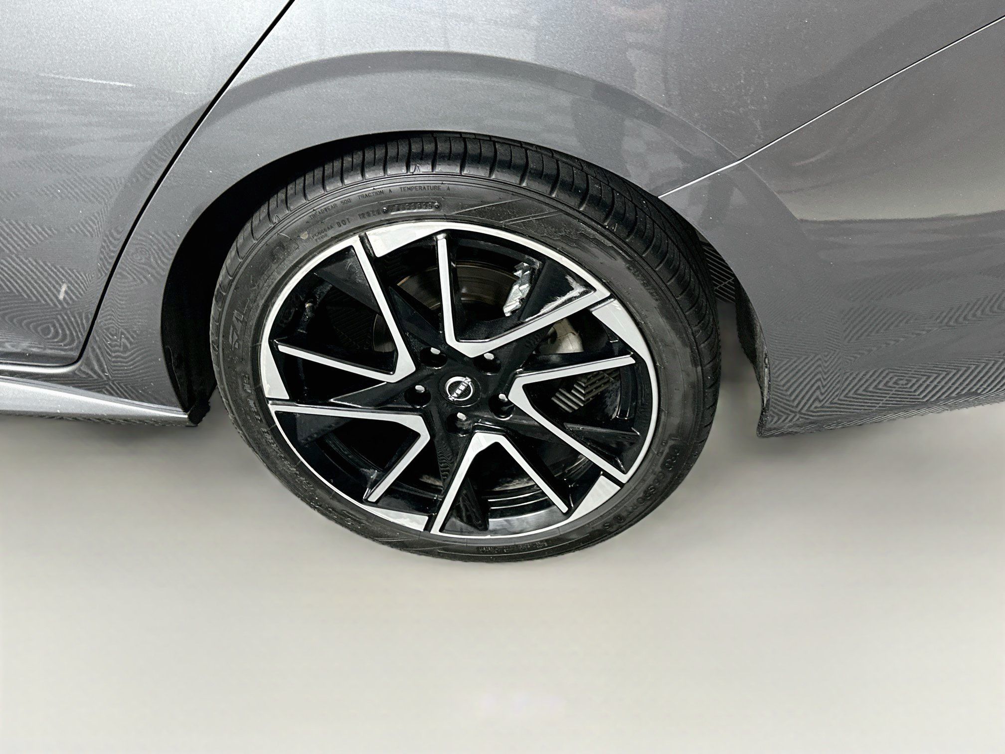 Used 2025 Nissan Sentra SR FWD image 11