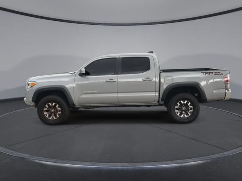 Used 2021 Toyota Tacoma TRD Off-Road RWD image 5