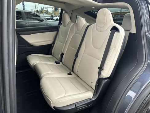 Used 2018 Tesla Model X 100D image 16
