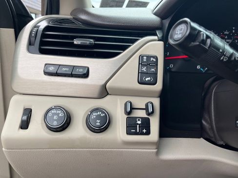 Used 2018 GMC Yukon Denali w/ Open Road Package image 16