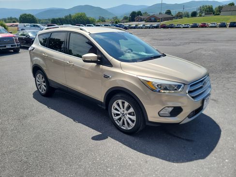 Used 2017 Ford Escape Titanium AWD/4WD image 5