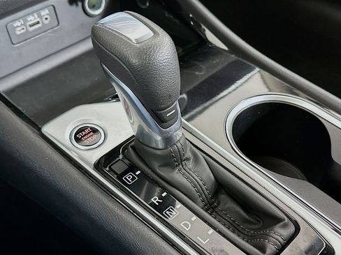 Used 2024 Nissan Altima 2.5 SV image 24