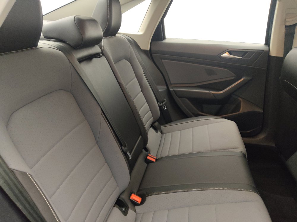 Used 2025 Volkswagen Jetta SE FWD image 19
