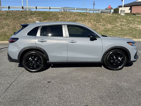 Used 2025 Honda HR-V Sport image 11